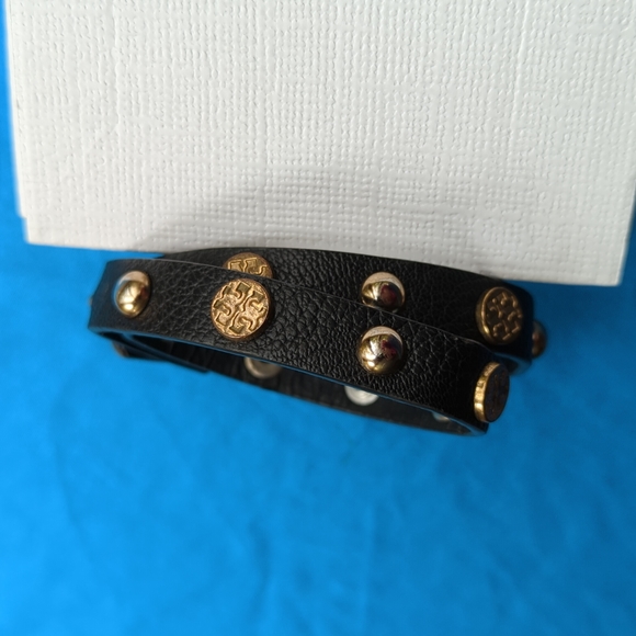 Tory Burch Double-Wrap Leather Logo Stud Bracelet - Picture 4 of 7